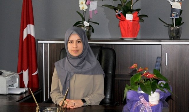 Siirt'in ilk kadın Müftü Yardımcısı Şenyiğit, görevine başladı