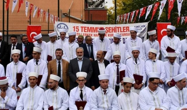Sincan'da 36 hafız mezun oldu