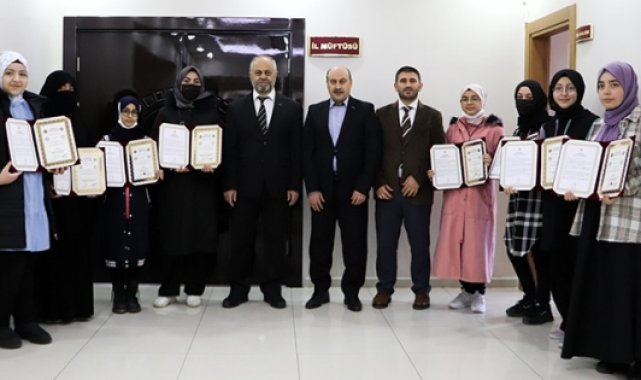 Sivas'ta hafızlar belge aldı