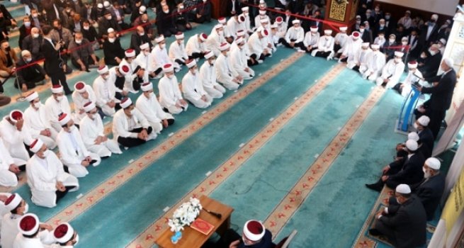 Sultanbeyli'de 48 hafız icazet aldı