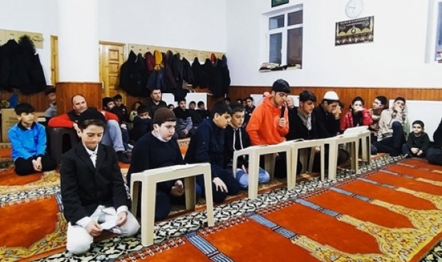 Tatvanlı gençler cami dersleri ile Kur'an öğrendi
