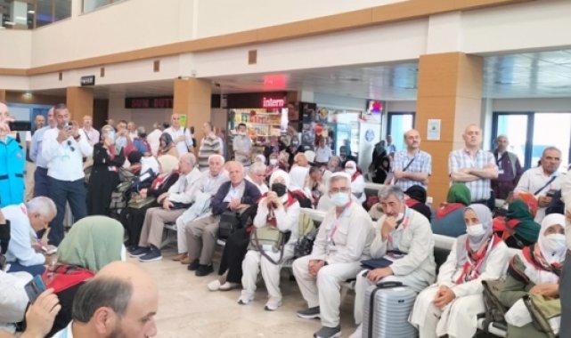 Trabzonlu hacı adayları kutsal topraklara doğru yola çıktı