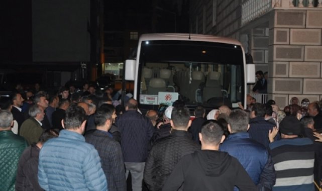 Umreciler dualarla kutsal topraklara uğurlandı