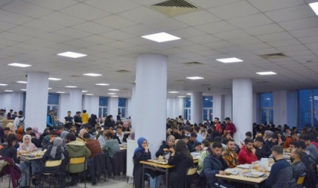 Üniversite öğrencileri iftarda buluştu