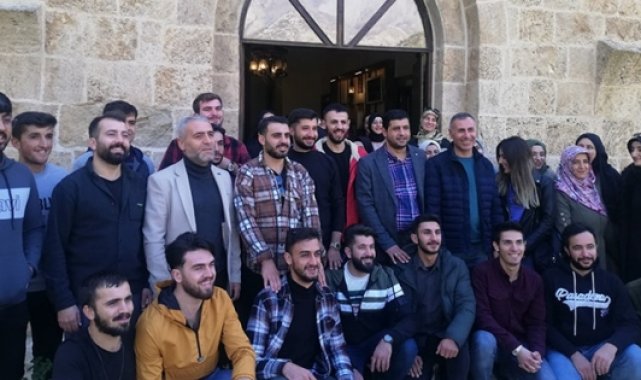 Üniversiteli gençler Şemdinli gezisinde buluştu