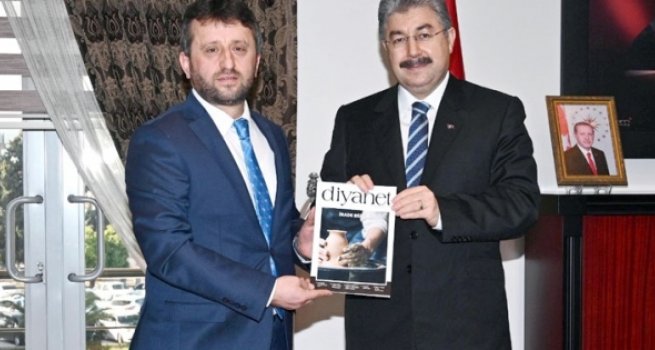 Vali Yılmaz, herkesi Diyanet Aylık Dergilerine abone olmaya davet etti