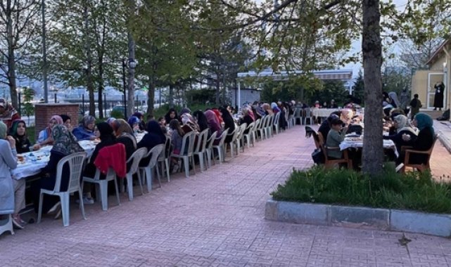 Yetim çocuklar yararına iftar