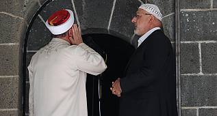 Başkan Ali Erbaş, Hafiz Osman Şahin'le çifte ezanı